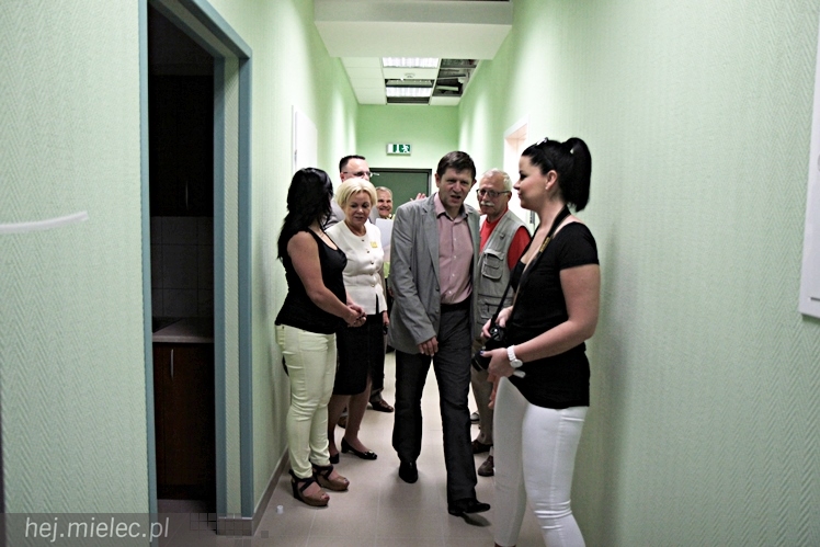 Ponad 1,5 mln zł z rezerwy budżetu państwa dla pogotowia. Skowrońska zobaczyła obiekt