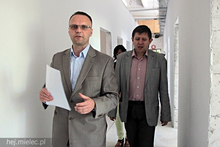 Ponad 1,5 mln zł z rezerwy budżetu państwa dla pogotowia. Skowrońska zobaczyła obiekt