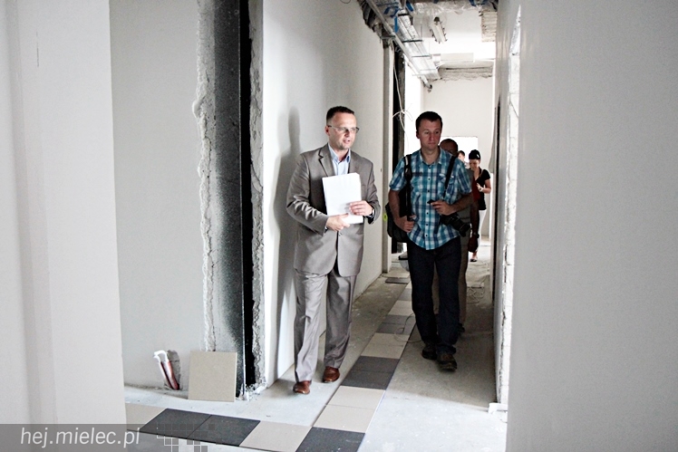 Ponad 1,5 mln zł z rezerwy budżetu państwa dla pogotowia. Skowrońska zobaczyła obiekt