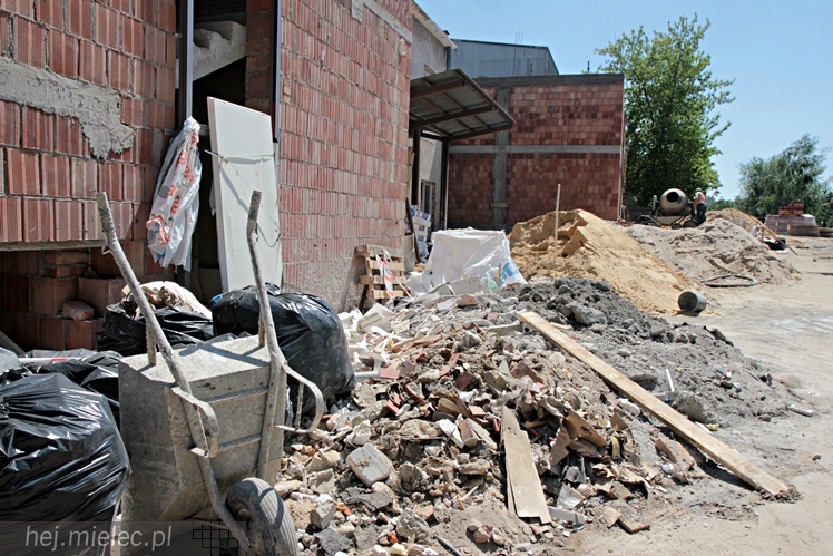 Ponad 1,5 mln zł z rezerwy budżetu państwa dla pogotowia. Skowrońska zobaczyła obiekt