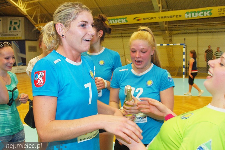 Siatkarki Szóstki Mielec awansowały do II ligi! Ograły zespół z Sopotu!