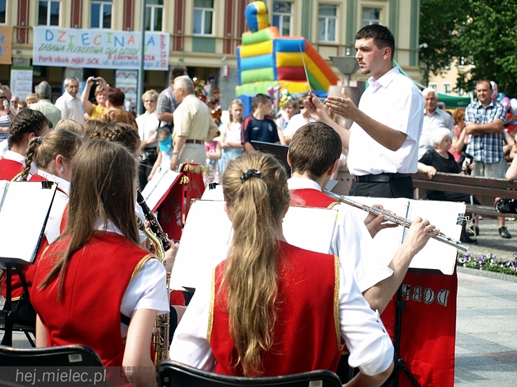 Powiatowy Festyn Rodzinny z okazji Dnia Dziecka i Dnia Matki