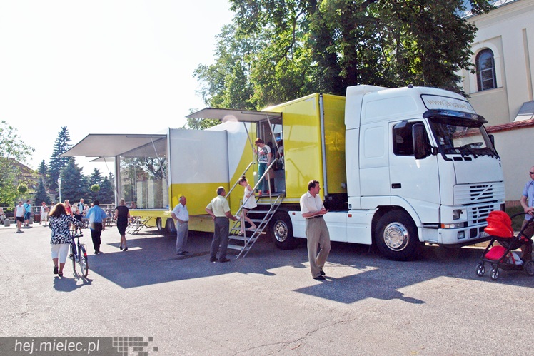 Tłumy przyszły zobaczyć Mobilne Muzeum Jana Pawła II