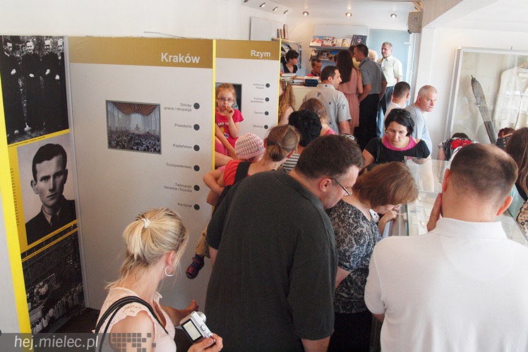 Tłumy przyszły zobaczyć Mobilne Muzeum Jana Pawła II