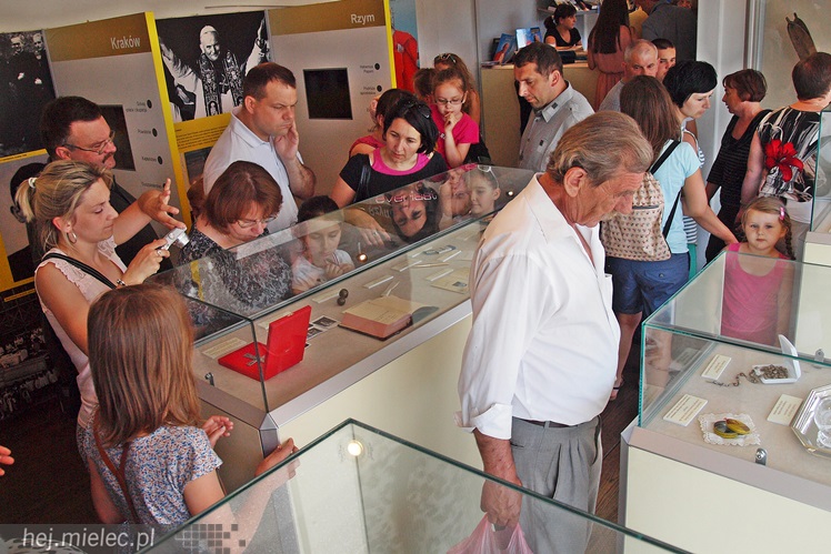 Tłumy przyszły zobaczyć Mobilne Muzeum Jana Pawła II