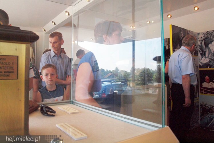 Tłumy przyszły zobaczyć Mobilne Muzeum Jana Pawła II