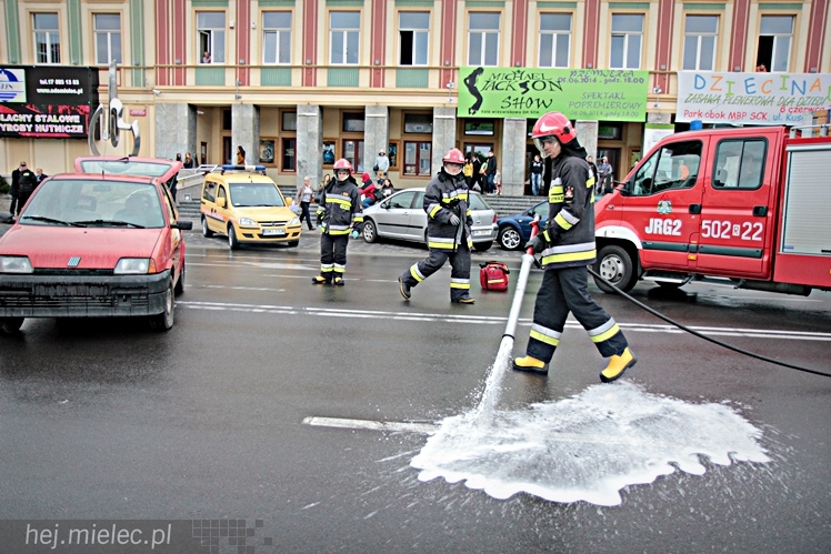 V Mielecki Festiwal Nauki i Techniki - cz. IV - pokaz ratownictwa