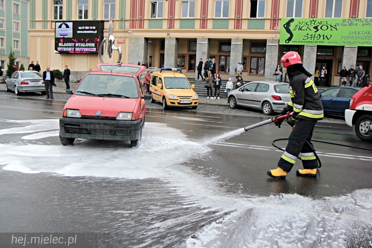 V Mielecki Festiwal Nauki i Techniki - cz. IV - pokaz ratownictwa