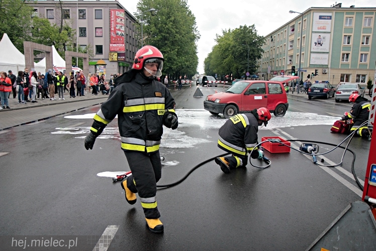 V Mielecki Festiwal Nauki i Techniki - cz. IV - pokaz ratownictwa