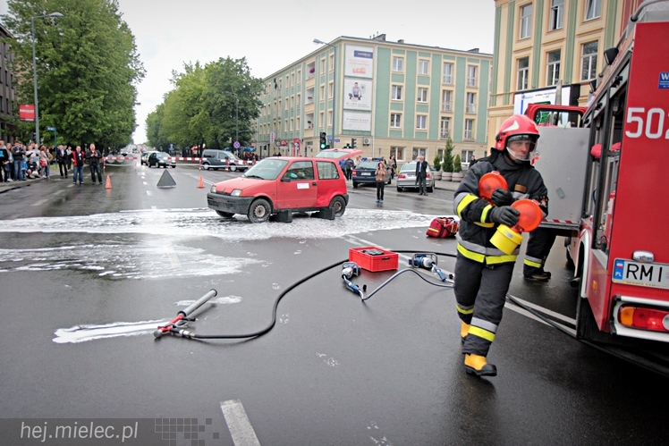 V Mielecki Festiwal Nauki i Techniki - cz. IV - pokaz ratownictwa
