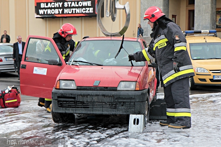 V Mielecki Festiwal Nauki i Techniki - cz. IV - pokaz ratownictwa