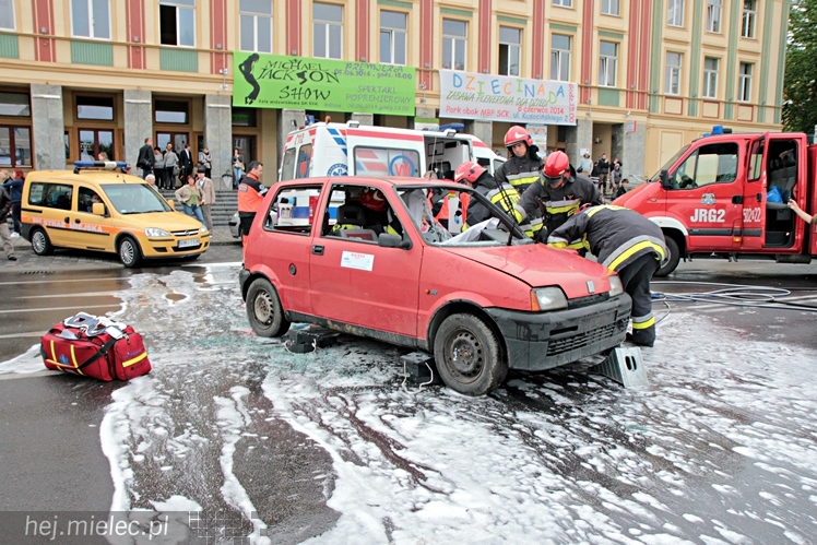 V Mielecki Festiwal Nauki i Techniki - cz. IV - pokaz ratownictwa