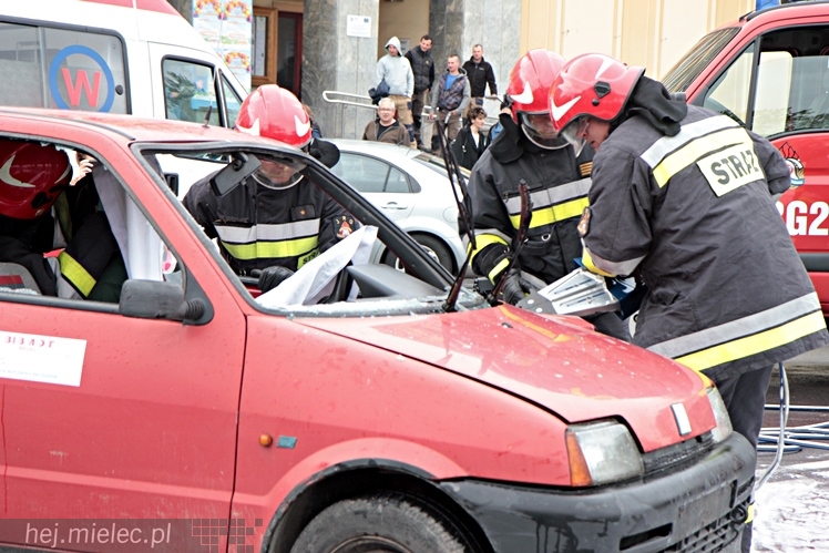 V Mielecki Festiwal Nauki i Techniki - cz. IV - pokaz ratownictwa