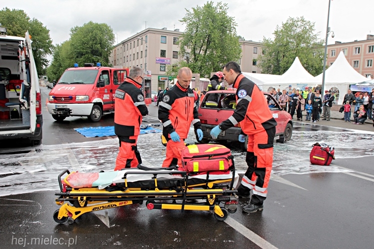 V Mielecki Festiwal Nauki i Techniki - cz. IV - pokaz ratownictwa