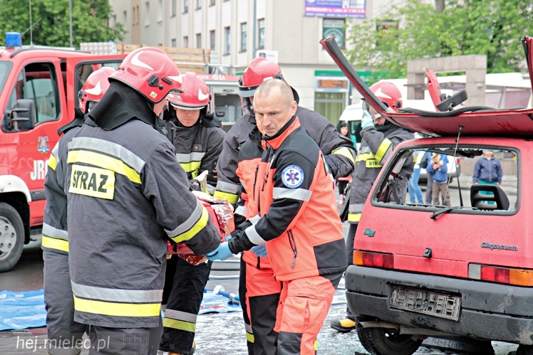 V Mielecki Festiwal Nauki i Techniki - cz. IV - pokaz ratownictwa