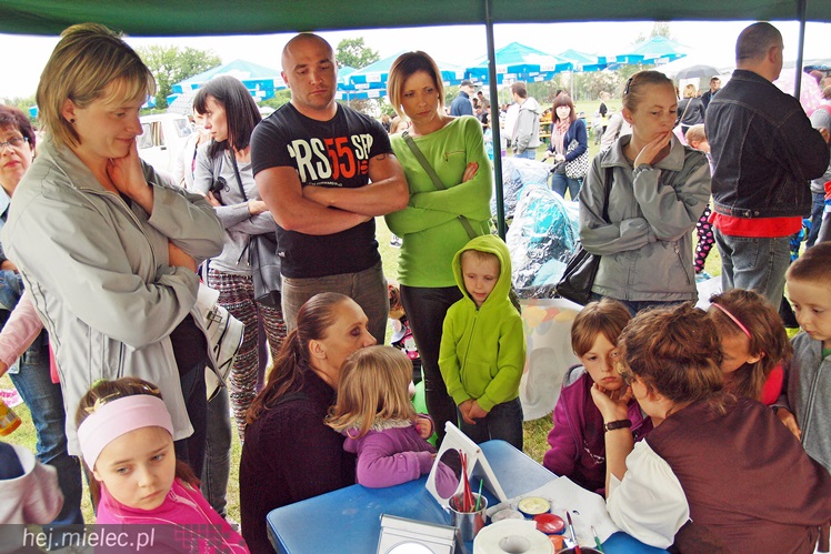 Piraci świętowali Dzień Dziecka nawet w deszczu. Rodzinna zabawa na błoniach