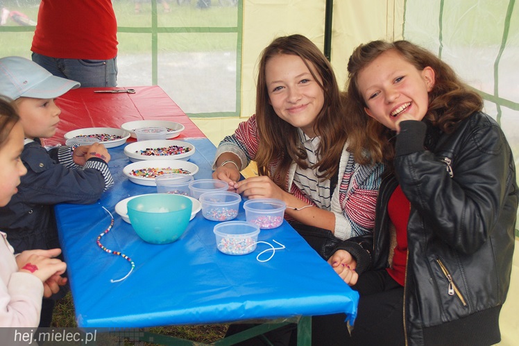 Piraci świętowali Dzień Dziecka nawet w deszczu. Rodzinna zabawa na błoniach