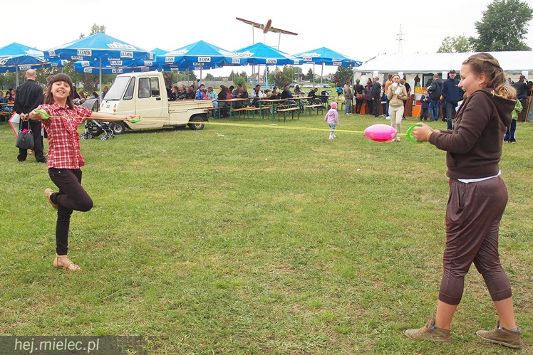 Piraci świętowali Dzień Dziecka nawet w deszczu. Rodzinna zabawa na błoniach