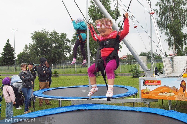 Piraci świętowali Dzień Dziecka nawet w deszczu. Rodzinna zabawa na błoniach