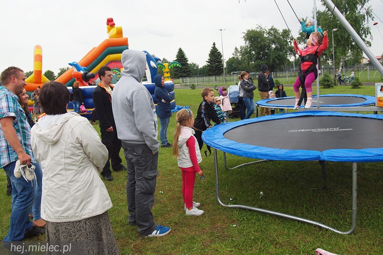 Piraci świętowali Dzień Dziecka nawet w deszczu. Rodzinna zabawa na błoniach