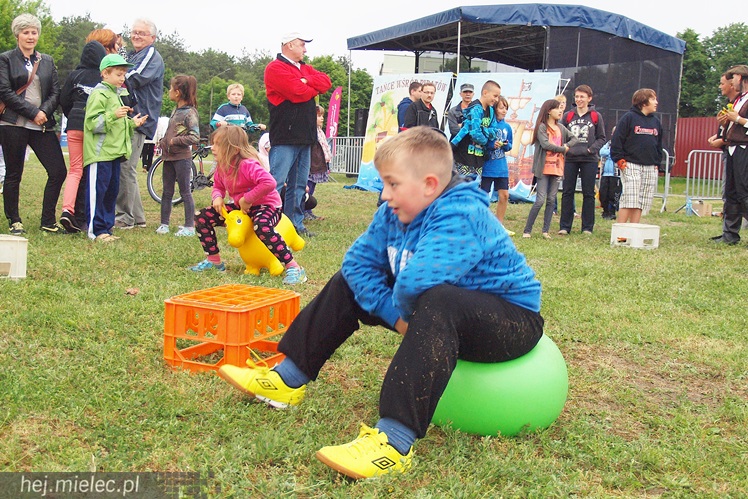 Piraci świętowali Dzień Dziecka nawet w deszczu. Rodzinna zabawa na błoniach