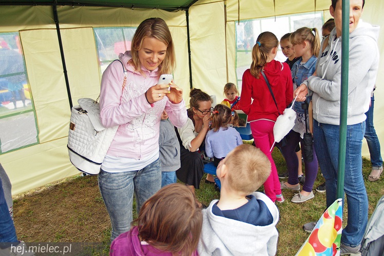 Piraci świętowali Dzień Dziecka nawet w deszczu. Rodzinna zabawa na błoniach