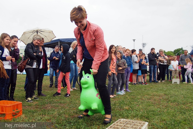 Piraci świętowali Dzień Dziecka nawet w deszczu. Rodzinna zabawa na błoniach
