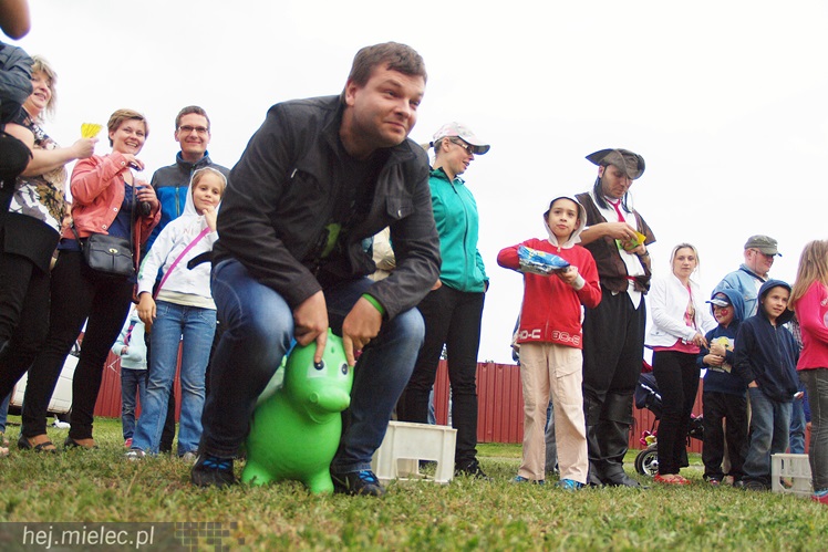 Piraci świętowali Dzień Dziecka nawet w deszczu. Rodzinna zabawa na błoniach
