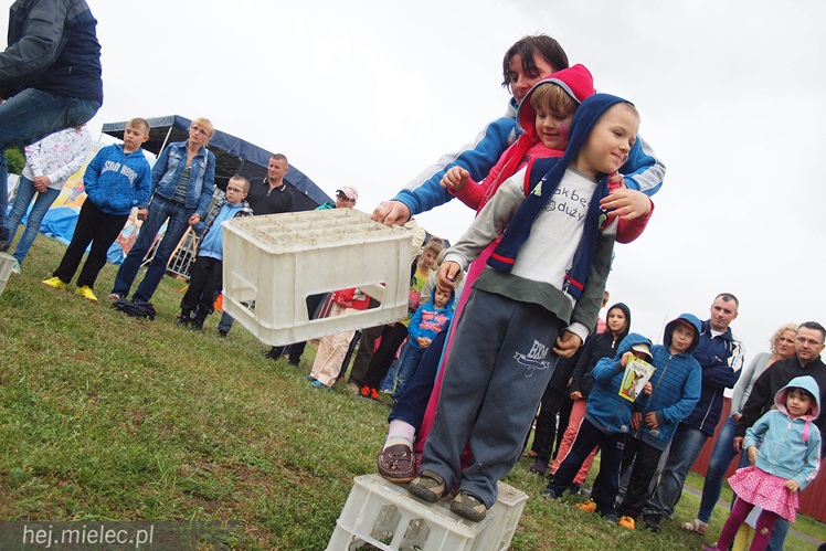 Piraci świętowali Dzień Dziecka nawet w deszczu. Rodzinna zabawa na błoniach