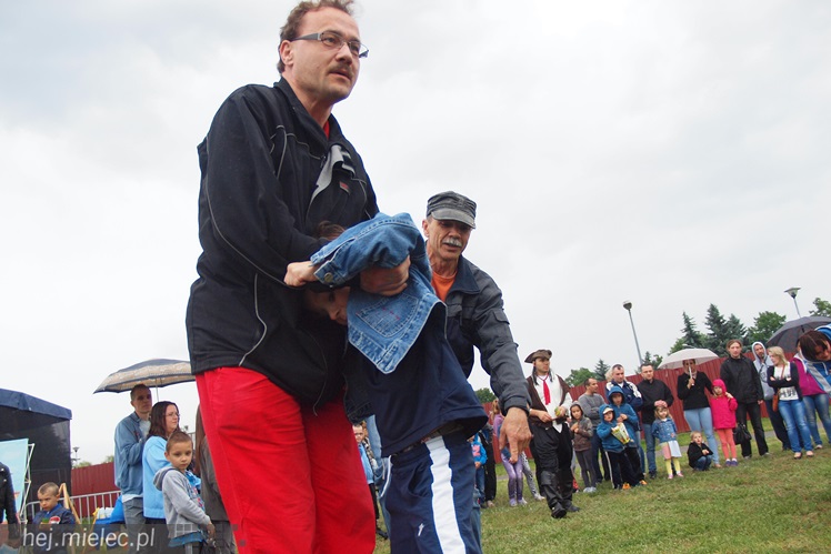 Piraci świętowali Dzień Dziecka nawet w deszczu. Rodzinna zabawa na błoniach