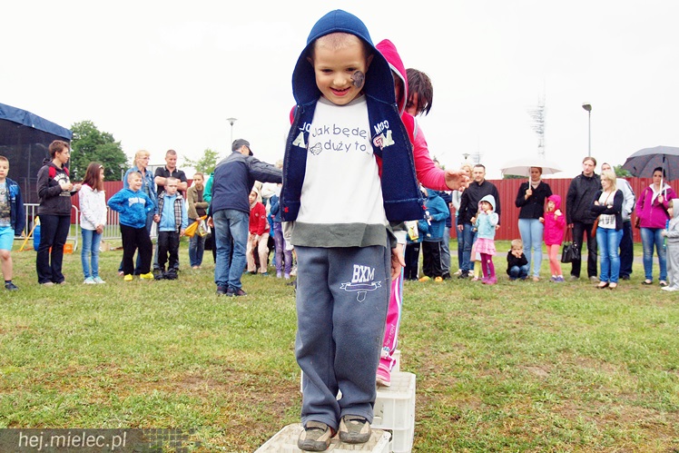 Piraci świętowali Dzień Dziecka nawet w deszczu. Rodzinna zabawa na błoniach