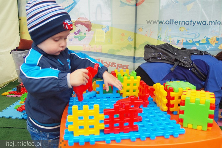 Piraci świętowali Dzień Dziecka nawet w deszczu. Rodzinna zabawa na błoniach