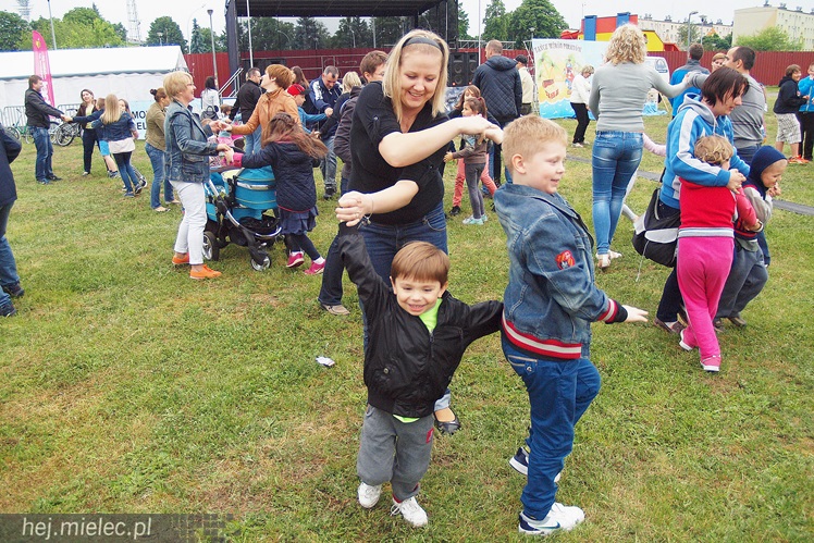 Piraci świętowali Dzień Dziecka nawet w deszczu. Rodzinna zabawa na błoniach