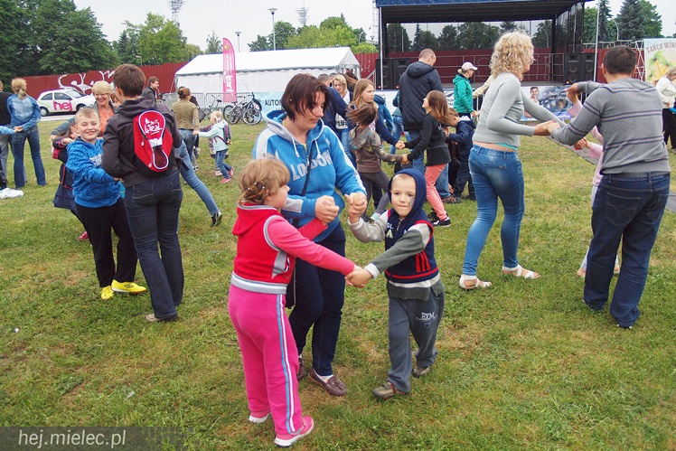 Piraci świętowali Dzień Dziecka nawet w deszczu. Rodzinna zabawa na błoniach