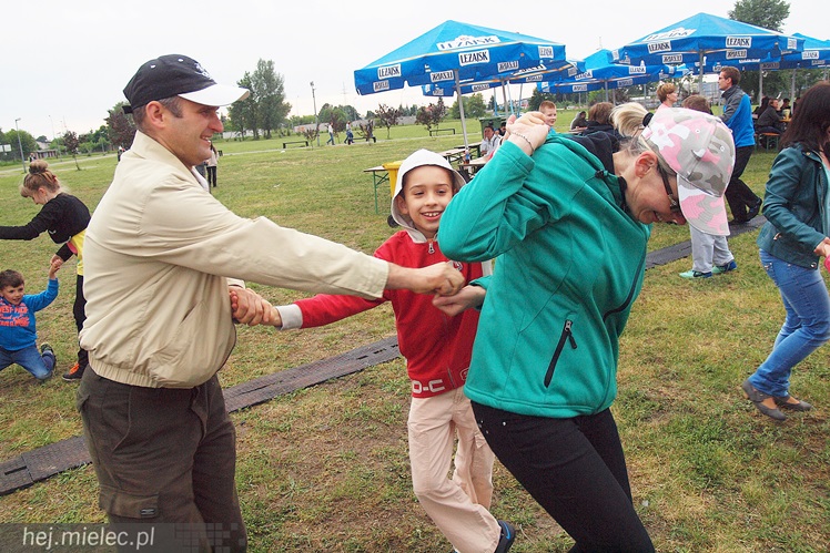 Piraci świętowali Dzień Dziecka nawet w deszczu. Rodzinna zabawa na błoniach