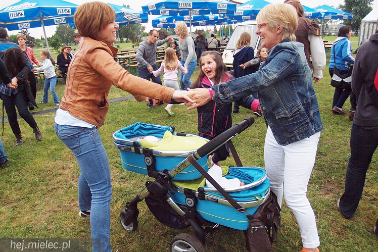 Piraci świętowali Dzień Dziecka nawet w deszczu. Rodzinna zabawa na błoniach