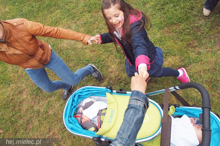 Piraci świętowali Dzień Dziecka nawet w deszczu. Rodzinna zabawa na błoniach