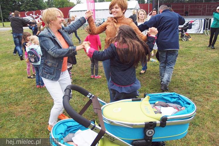 Piraci świętowali Dzień Dziecka nawet w deszczu. Rodzinna zabawa na błoniach