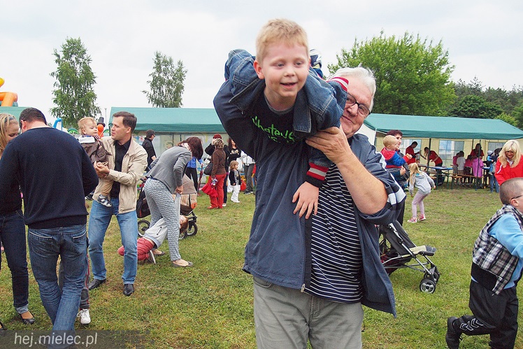 Piraci świętowali Dzień Dziecka nawet w deszczu. Rodzinna zabawa na błoniach
