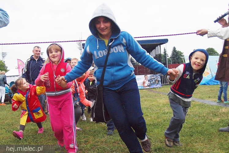 Piraci świętowali Dzień Dziecka nawet w deszczu. Rodzinna zabawa na błoniach