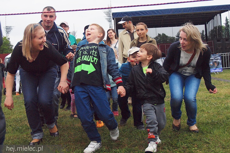 Piraci świętowali Dzień Dziecka nawet w deszczu. Rodzinna zabawa na błoniach