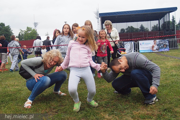 Piraci świętowali Dzień Dziecka nawet w deszczu. Rodzinna zabawa na błoniach