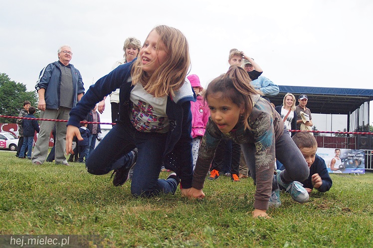 Piraci świętowali Dzień Dziecka nawet w deszczu. Rodzinna zabawa na błoniach