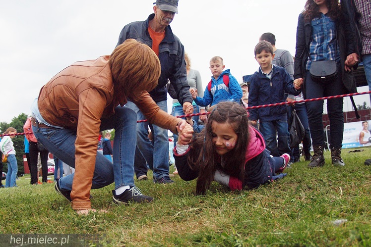 Piraci świętowali Dzień Dziecka nawet w deszczu. Rodzinna zabawa na błoniach