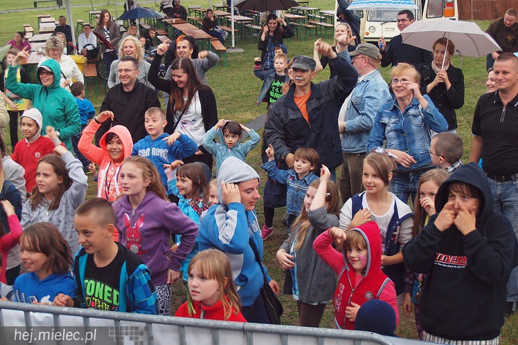 Piraci świętowali Dzień Dziecka nawet w deszczu. Rodzinna zabawa na błoniach