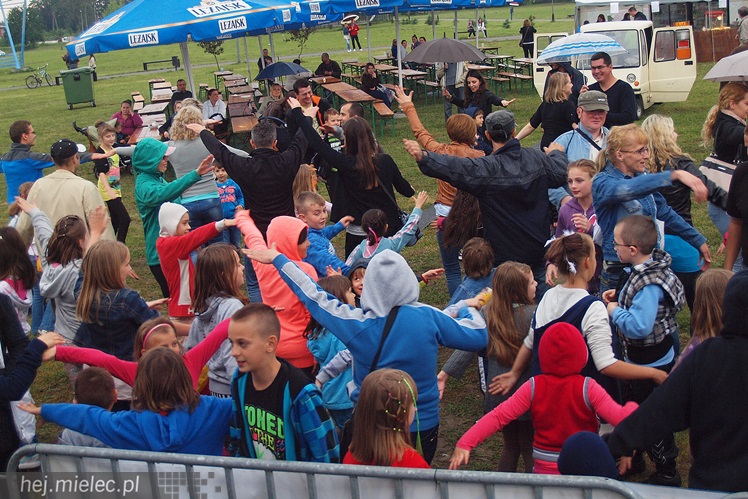 Piraci świętowali Dzień Dziecka nawet w deszczu. Rodzinna zabawa na błoniach