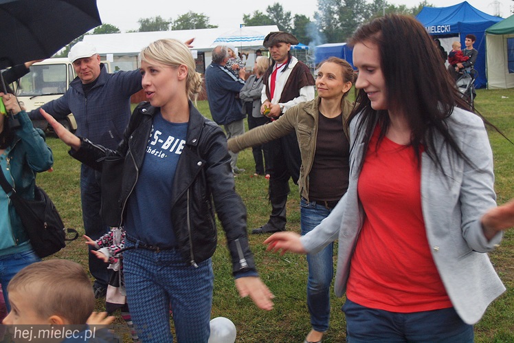 Piraci świętowali Dzień Dziecka nawet w deszczu. Rodzinna zabawa na błoniach