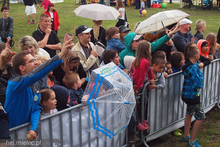 Piraci świętowali Dzień Dziecka nawet w deszczu. Rodzinna zabawa na błoniach