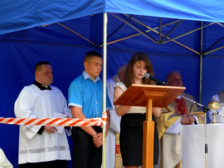 Młodzi z Wadowic uczcili 70. rocznicę pacyfikacji dworu Jamy Przybysz