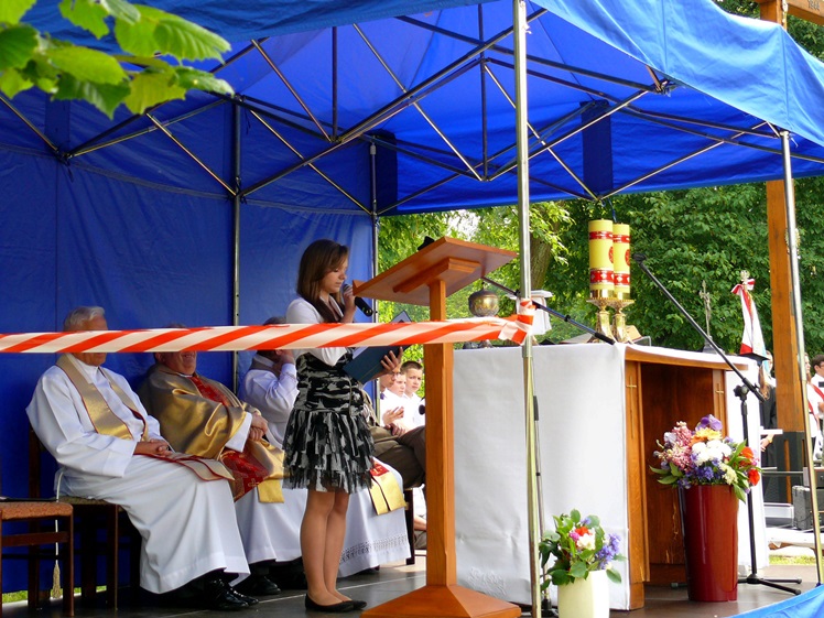 Młodzi z Wadowic uczcili 70. rocznicę pacyfikacji dworu Jamy Przybysz